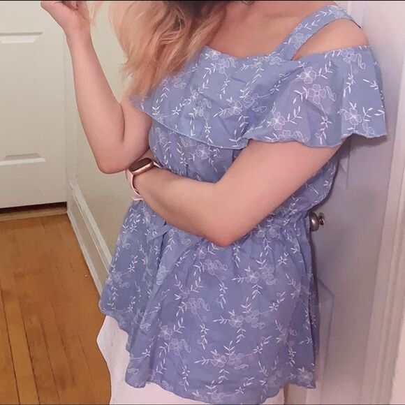 Women's Blue and White Blouse - Picture 3 of 4